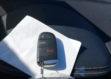 2019 Chrysler 300 300S z USA, uszkodzony, nr VIN 2C3CCABG2KH517193